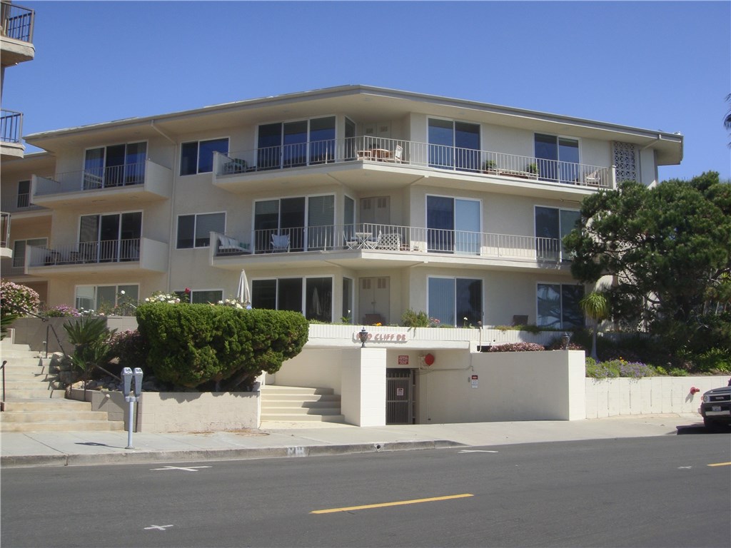 520 Cliff Drive 301, Laguna Beach CA 92651 - photo 1