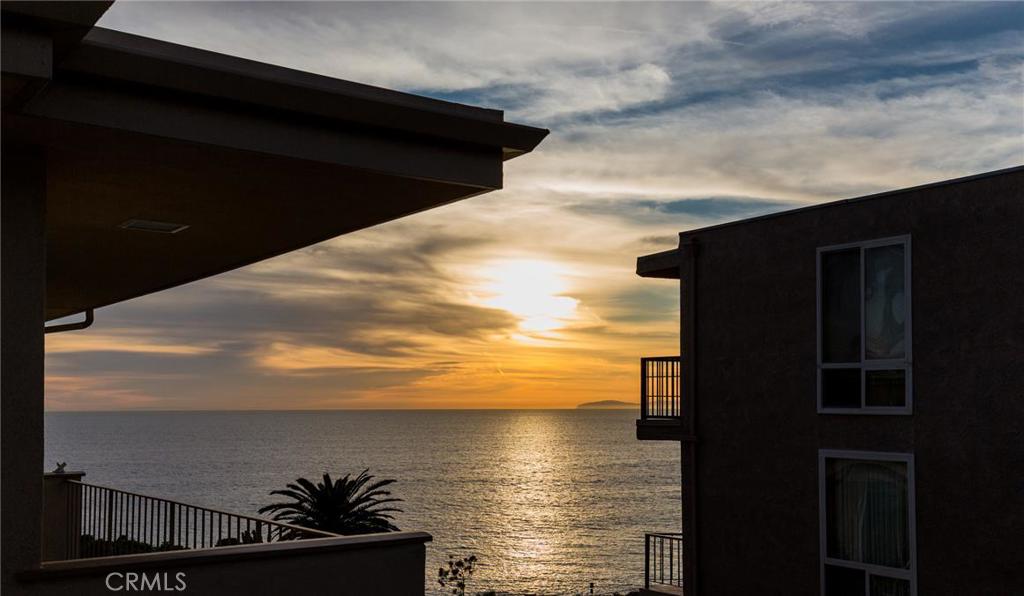520 Cliff Drive 303, Laguna Beach CA 92651 - photo 1