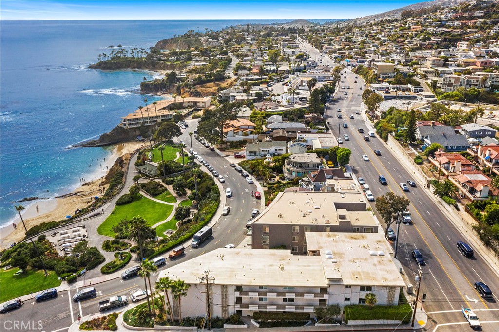 520 Cliff Drive 303, Laguna Beach CA 92651 - photo 1