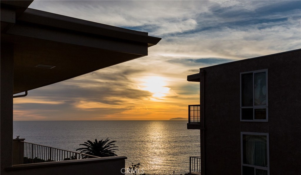 520 Cliff Drive 303, Laguna Beach CA 92651 - photo 1