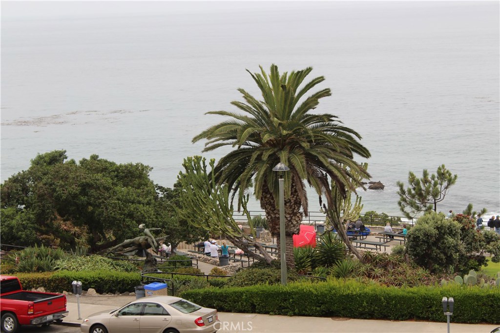 520 Cliff Drive 304, Laguna Beach CA 92651 - photo 1
