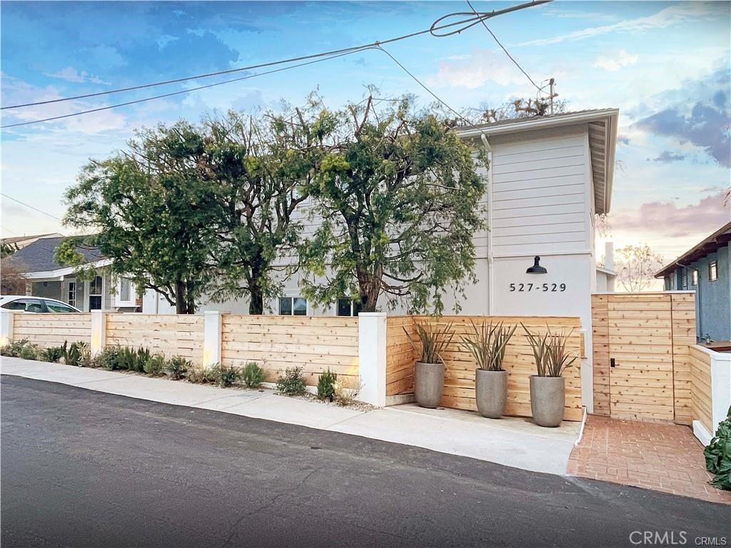 Front of the Property With gated entry. - 527 Catalina 2, Laguna Beach CA 92651 - photo 1