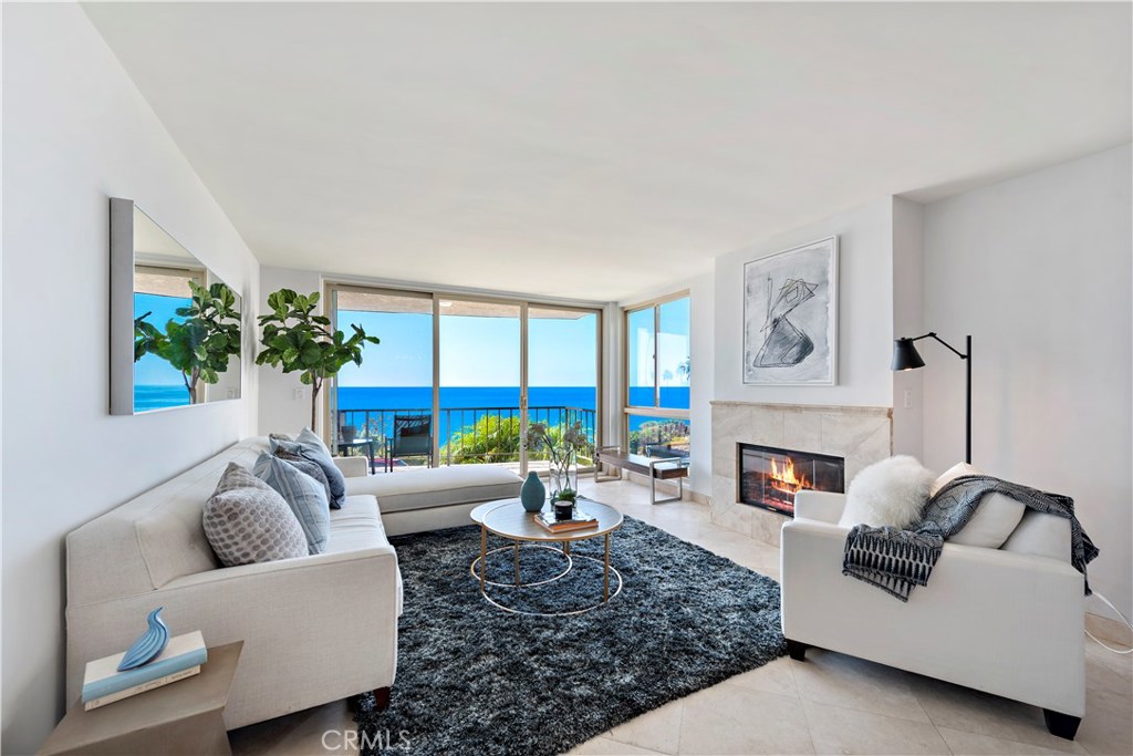 530 Cliff Drive 103, Laguna Beach CA 92651 - photo 1