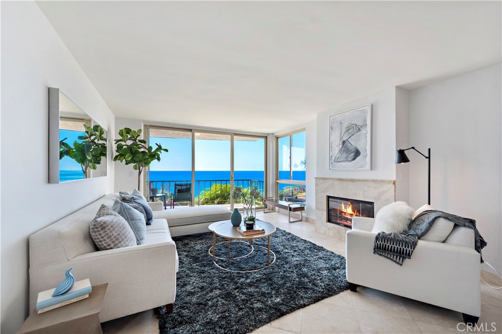 530 Cliff Drive 103, Laguna Beach CA 92651 - photo 1