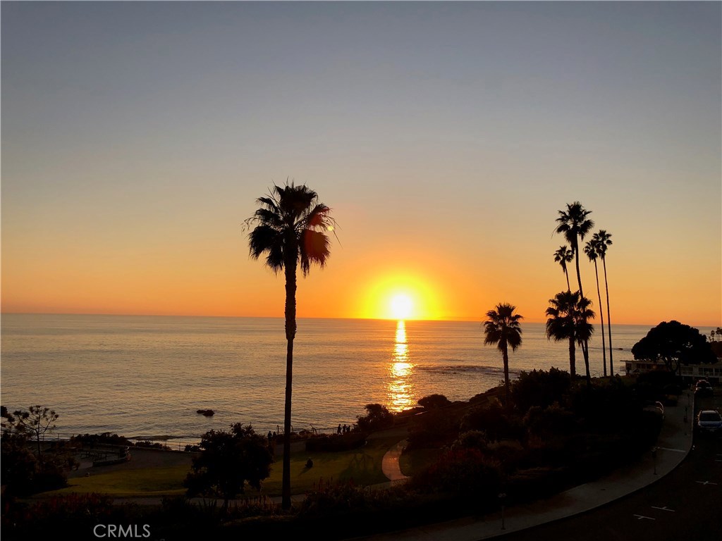 530 Cliff Drive 203, Laguna Beach CA 92651 - photo 1