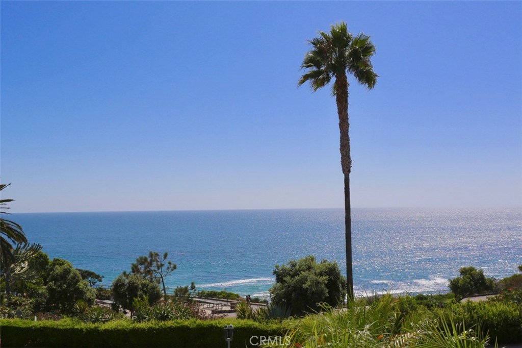 530 Cliff Drive 203, Laguna Beach CA 92651 - photo 1