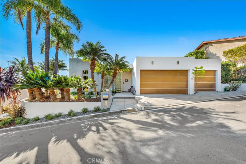 535 Dunnegan Drive, Laguna Beach