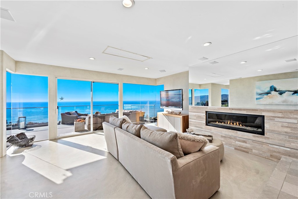 535 Dunnegan Drive, Laguna Beach CA 92651 - photo 23