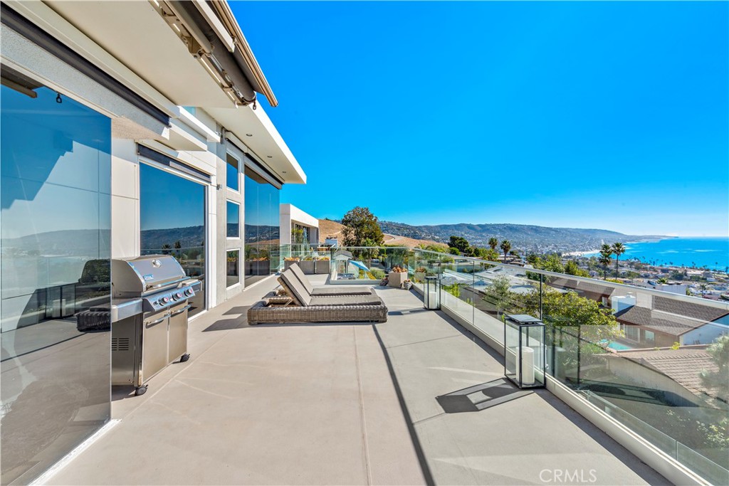 535 Dunnegan Drive, Laguna Beach CA 92651 - photo 31