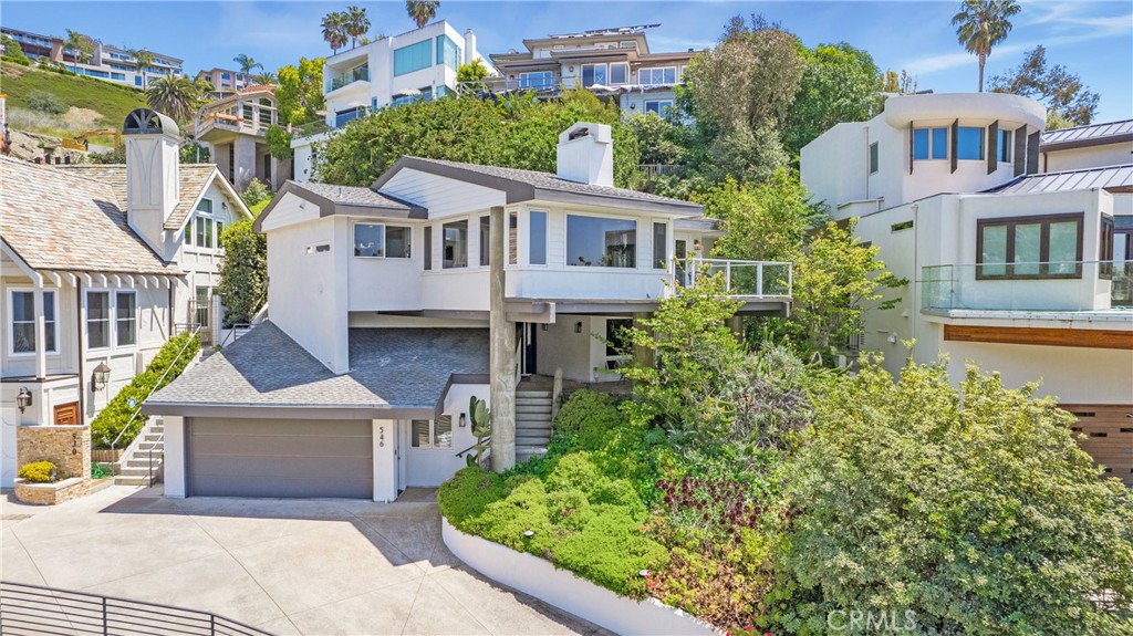 546 Temple Hills, Laguna Beach CA 92651 - photo 2