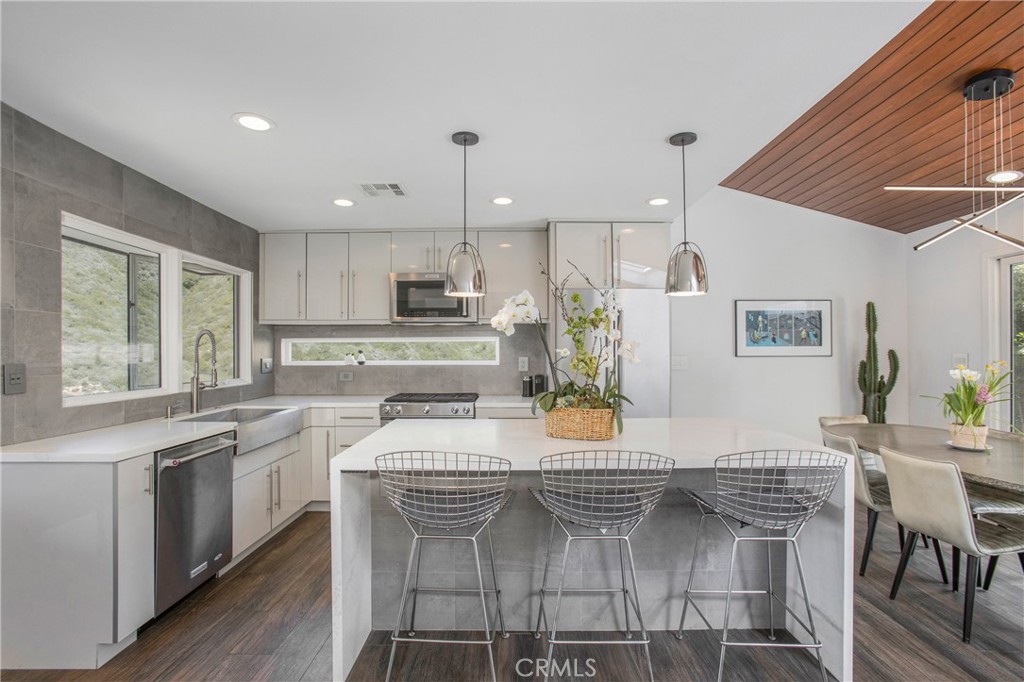546 Temple Hills, Laguna Beach CA 92651 - photo 4