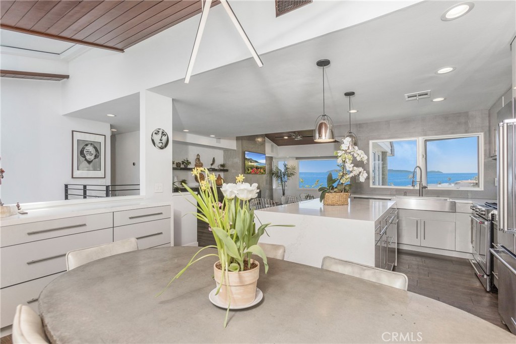546 Temple Hills, Laguna Beach CA 92651 - photo 6