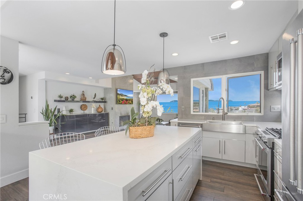546 Temple Hills, Laguna Beach CA 92651 - photo 8