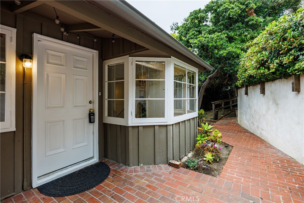 550 Saint Ann's, Laguna Beach CA 92651 - photo 1