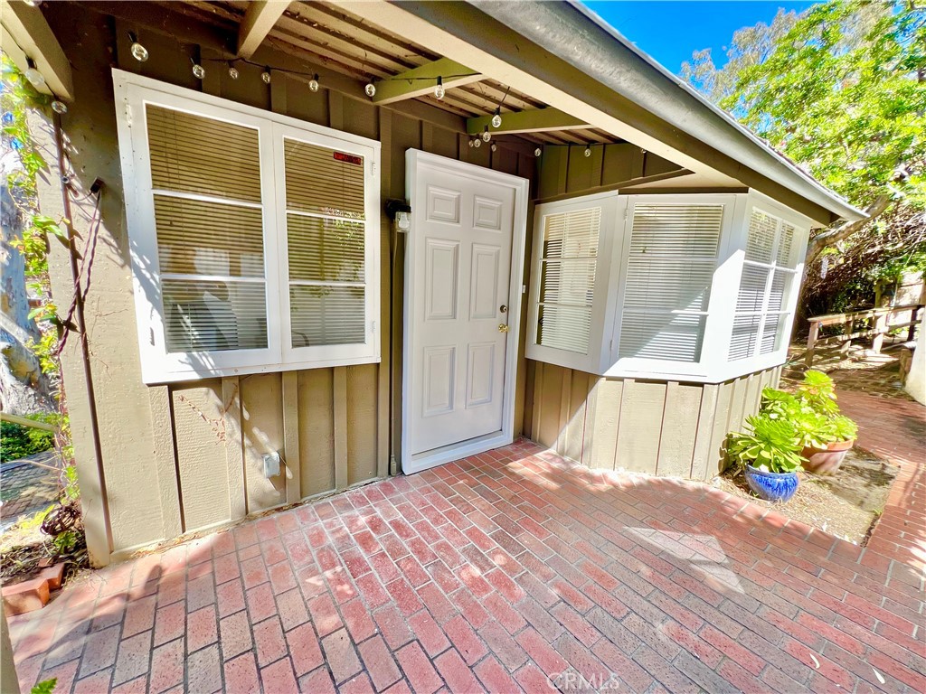 550 Saint Anns Drive, Laguna Beach CA 92651 - photo 1