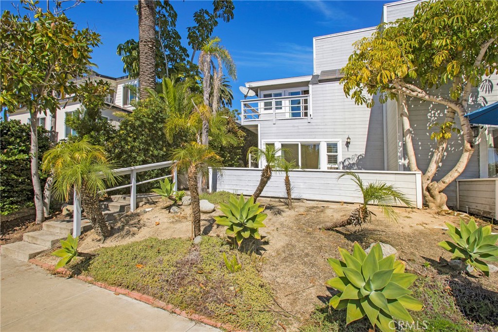 Front Entry with Patio. - 552 Cypress A, Laguna Beach CA 92651 - photo 1