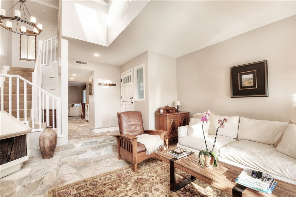 552 Cypress Drive 2, Laguna Beach CA 92651 - photo 1