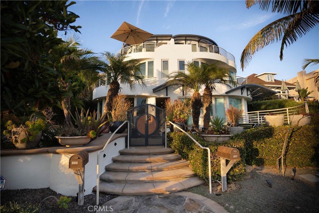 Building Front from Cliff Drive; Unit is on Left. - 558 Cliff Drive, Laguna Beach CA 92651 - photo 1