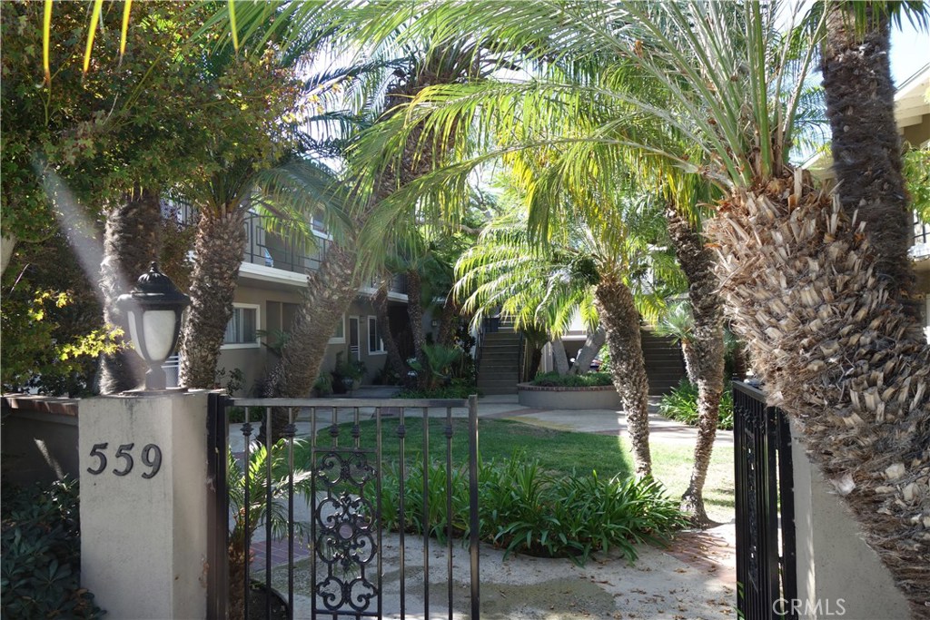 Front Gate - 559 Cypress Drive E, Laguna Beach CA 92651 - photo 1