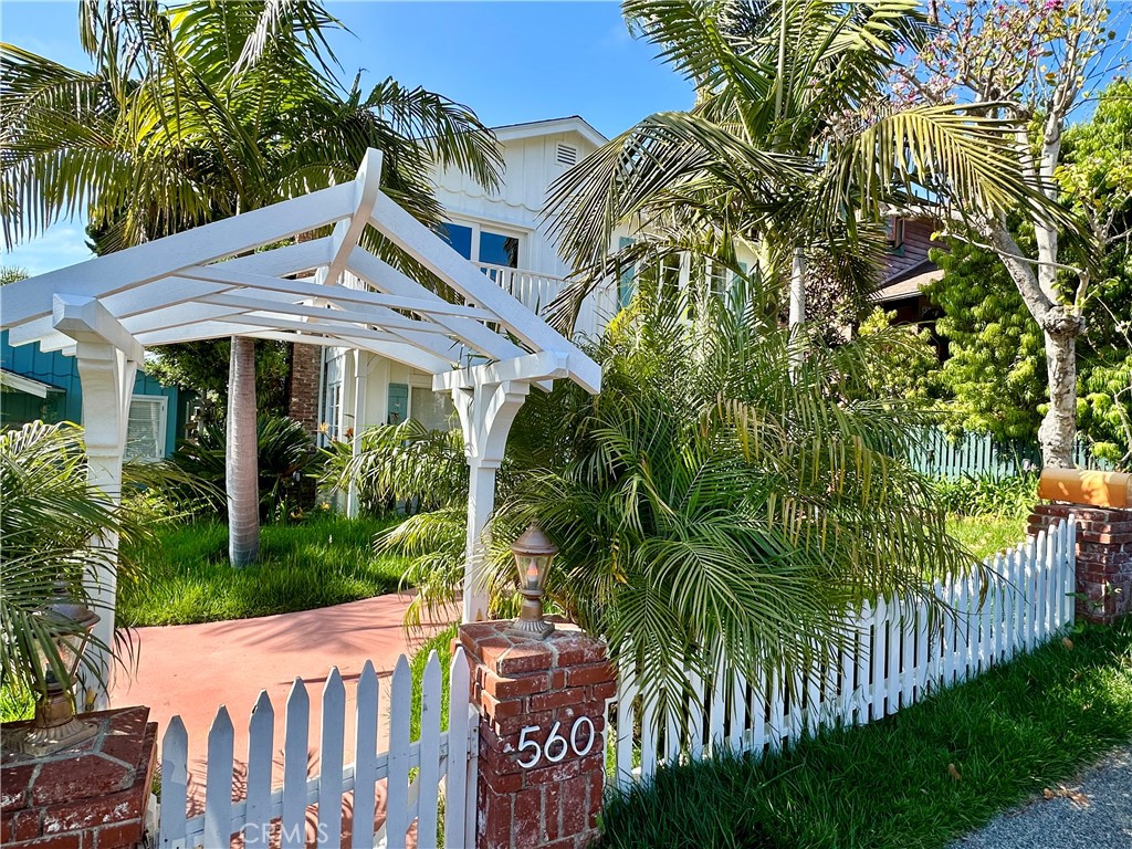 560 Flora Street, Laguna Beach CA 92651 - photo 1