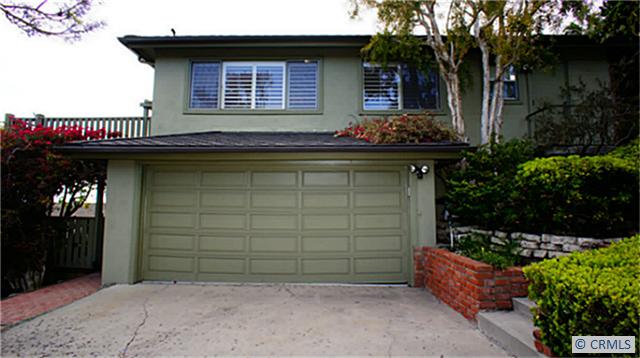 Front of Home with Large Driveway - 560 MYSTIC Way, Laguna Beach CA 92651 - photo 1