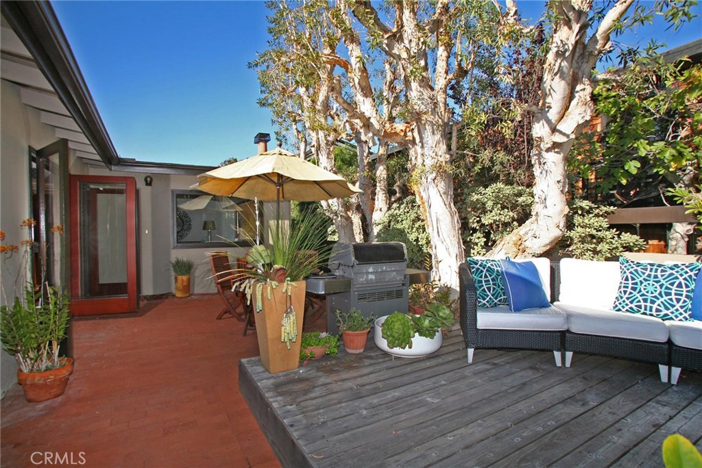 564 OAK Street, Laguna Beach CA 92651 - photo 1