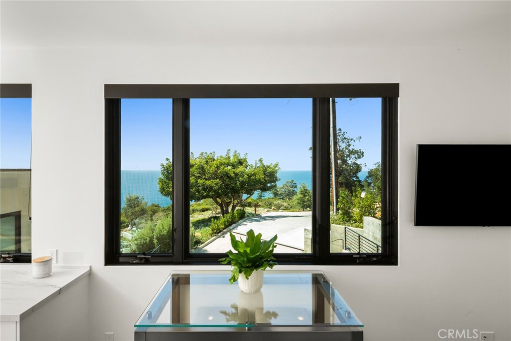 565 B Fern Street B, Laguna Beach CA 92651 - photo 5