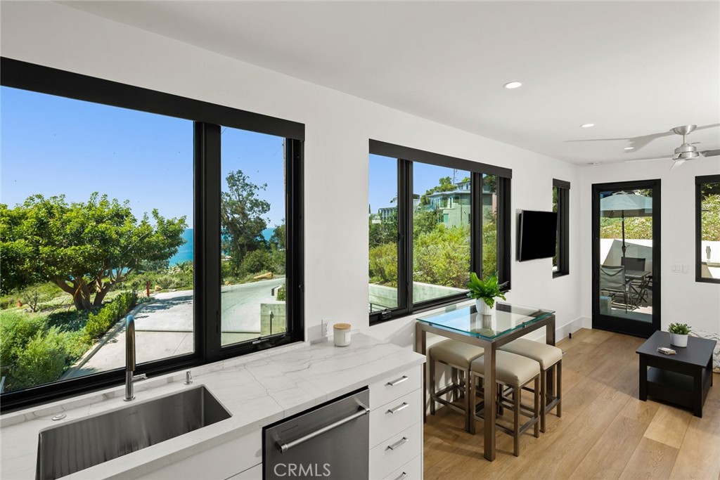 565 B Fern Street B, Laguna Beach CA 92651 - photo 6
