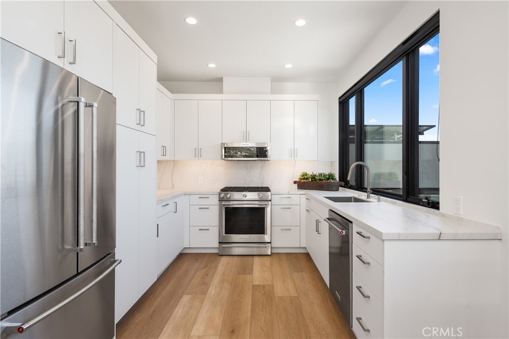565 B Fern Street B, Laguna Beach CA 92651 - photo 8