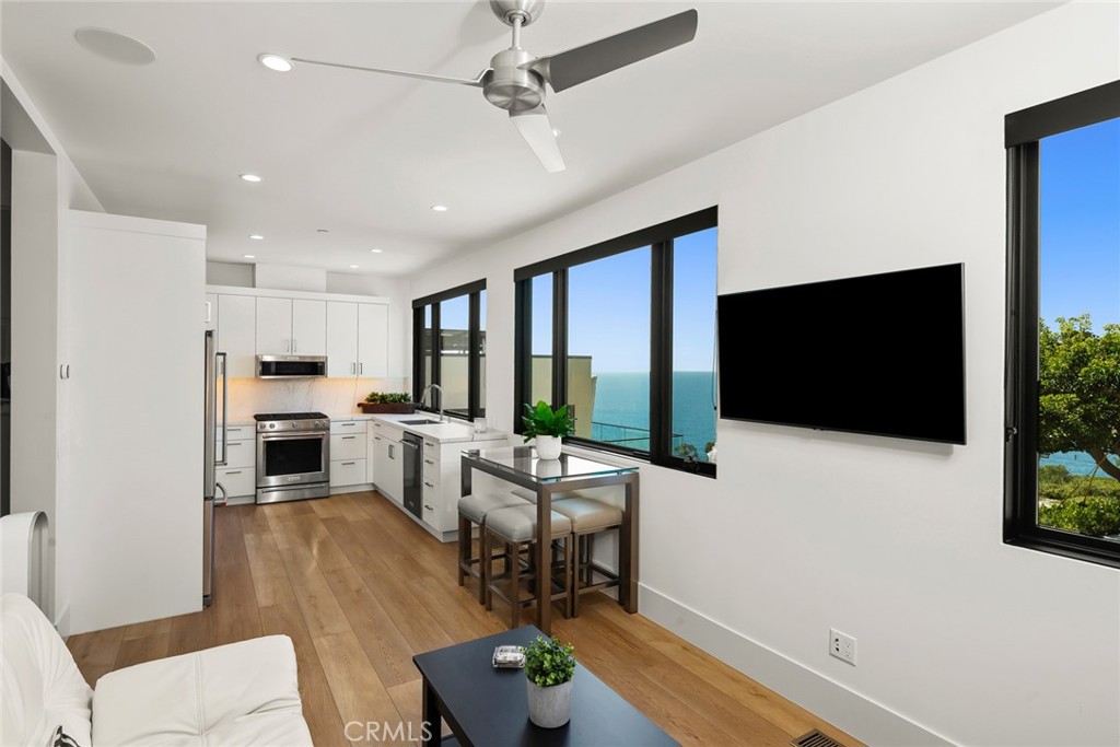 565 B Fern Street B, Laguna Beach CA 92651 - photo 10