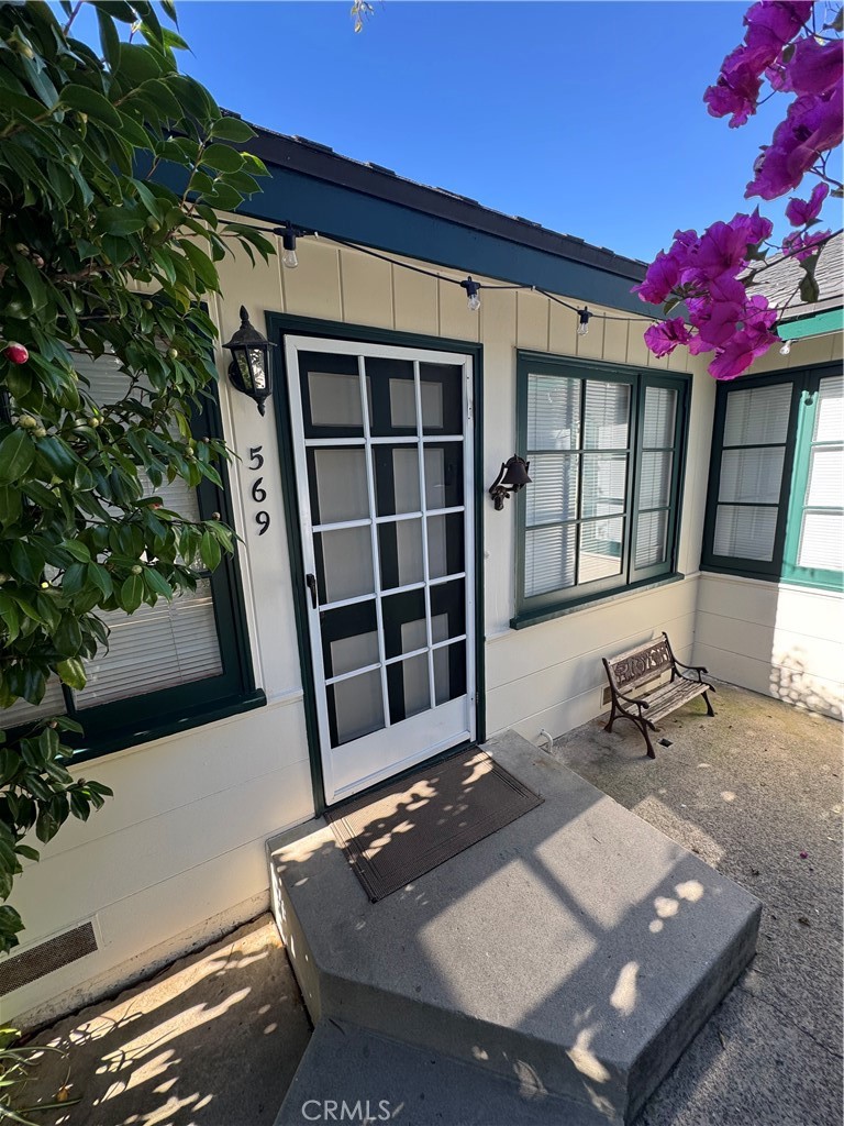 Charming Laguna Beach cottage. - 569 Blumont, Laguna Beach CA 92651 - photo 1