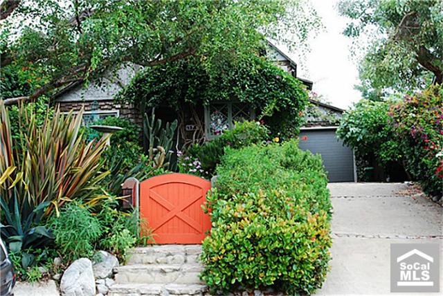 Front gate of 571 Brooks Street. - 571 BROOKS Street, Laguna Beach CA 92651 - photo 1