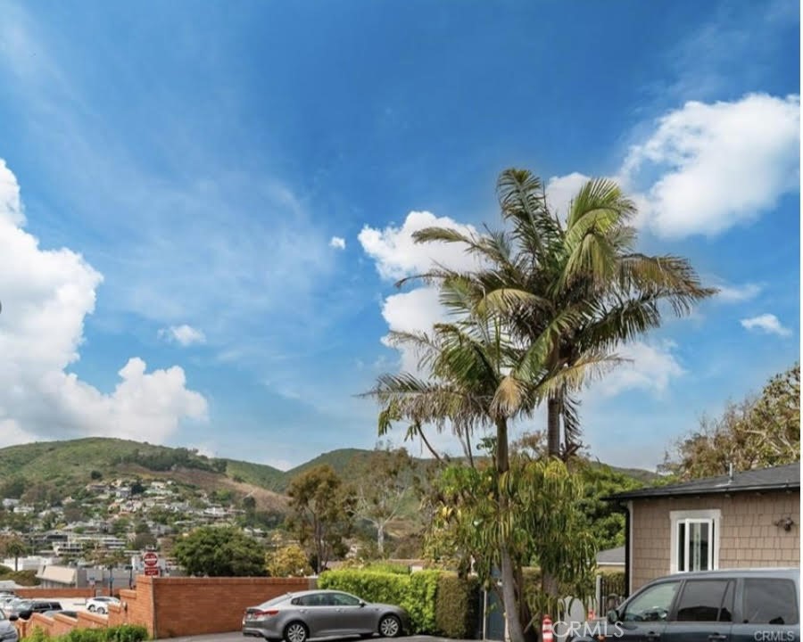 Plenty of guest parking on structure off of Ramona Lane - 577 Ramona B, Laguna Beach CA 92651 - photo 18