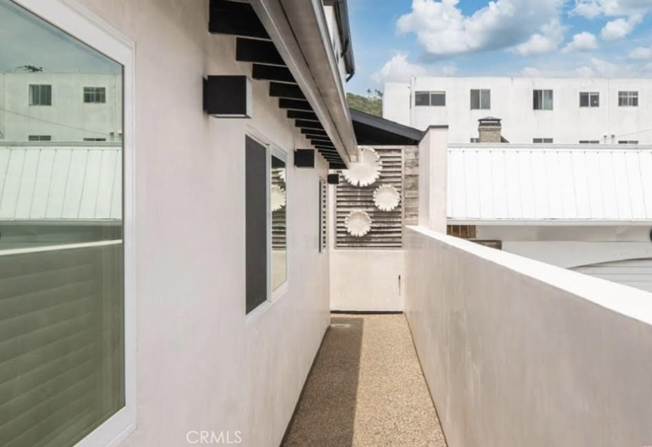 Perimeter balcony - 577 Ramona B, Laguna Beach CA 92651 - photo 26
