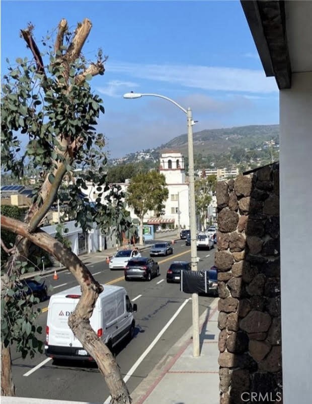 There is historical Hotel Laguna, Wyland Gallery, Nick's, South of Nick's, Skyloft & Laguna Bodega Restaurants just a bl - 577 Ramona B, Laguna Beach CA 92651 - photo 28
