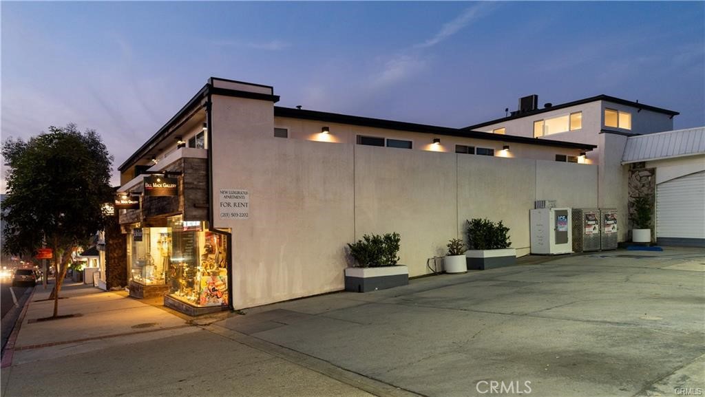 Evening view of building - 577 S Ramona #E, Laguna Beach CA 92651 - photo 4