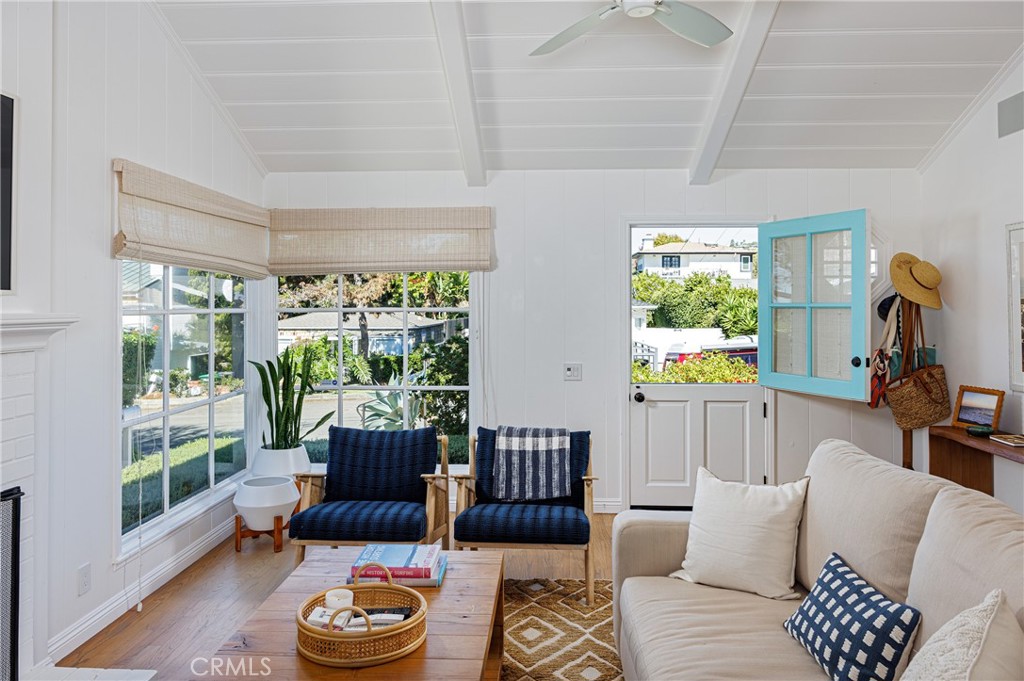 581 Brooks, Laguna Beach CA 92651 - photo 3