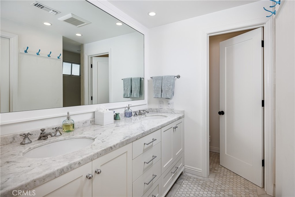 581 Brooks, Laguna Beach CA 92651 - photo 15