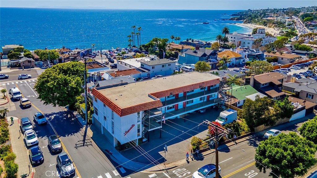 Located in the heart of down town Laguna. - 585 Glenneyre St. #5 Street, Laguna Beach CA 92651 - photo 1