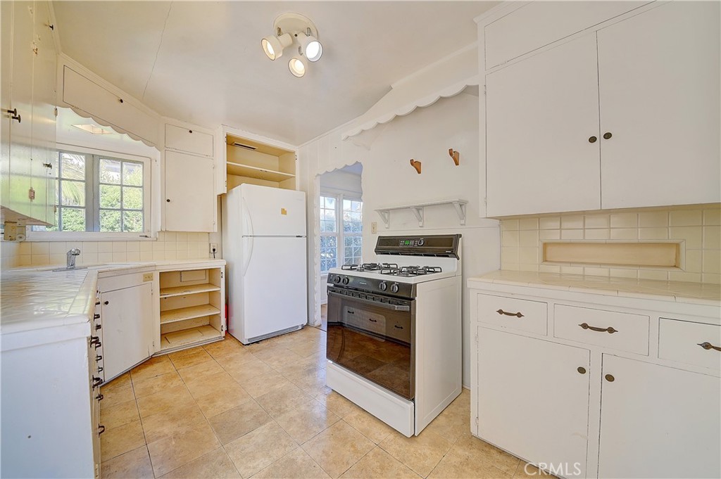 590 Seaview Street, Laguna Beach CA 92651 - photo 7