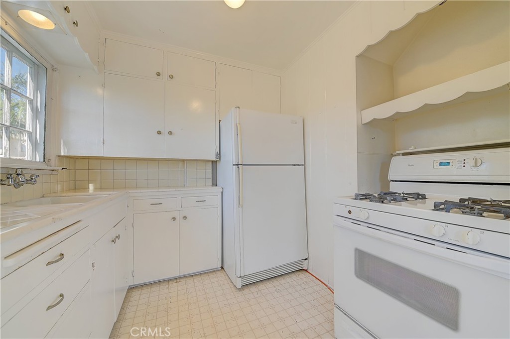 590 Seaview Street, Laguna Beach CA 92651 - photo 36