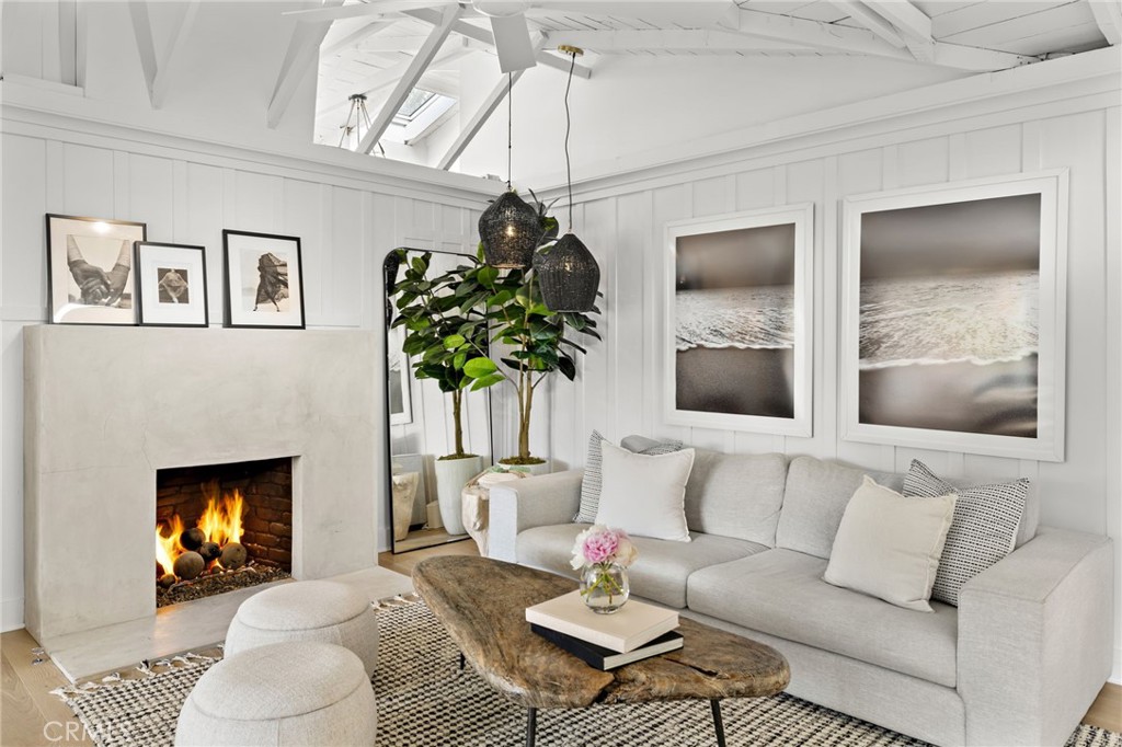 592 Bluebird Canyon Drive, Laguna Beach CA 92651 - photo 2