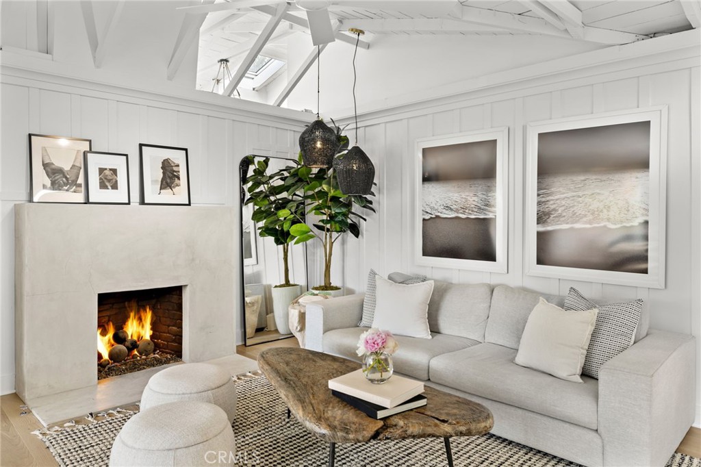 592 Bluebird Canyon Drive, Laguna Beach CA 92651 - photo 2