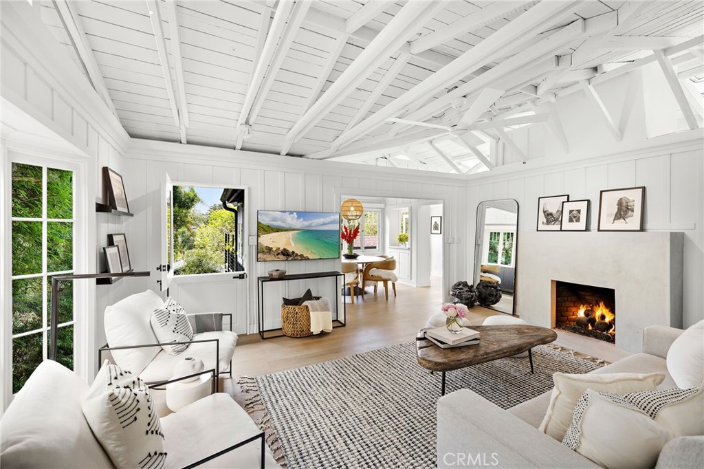 592 Bluebird Canyon Drive, Laguna Beach CA 92651 - photo 3