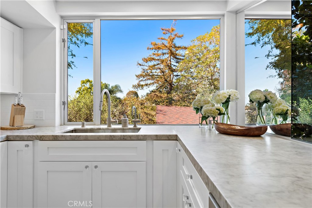 592 Bluebird Canyon Drive, Laguna Beach CA 92651 - photo 6