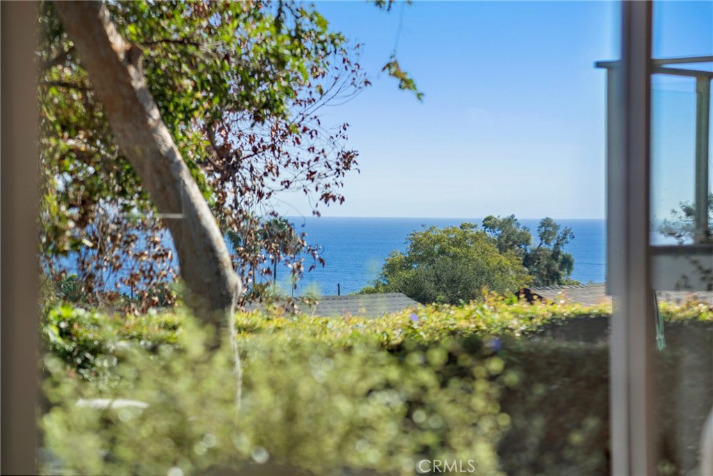592 Bluebird Canyon Drive, Laguna Beach CA 92651 - photo 9