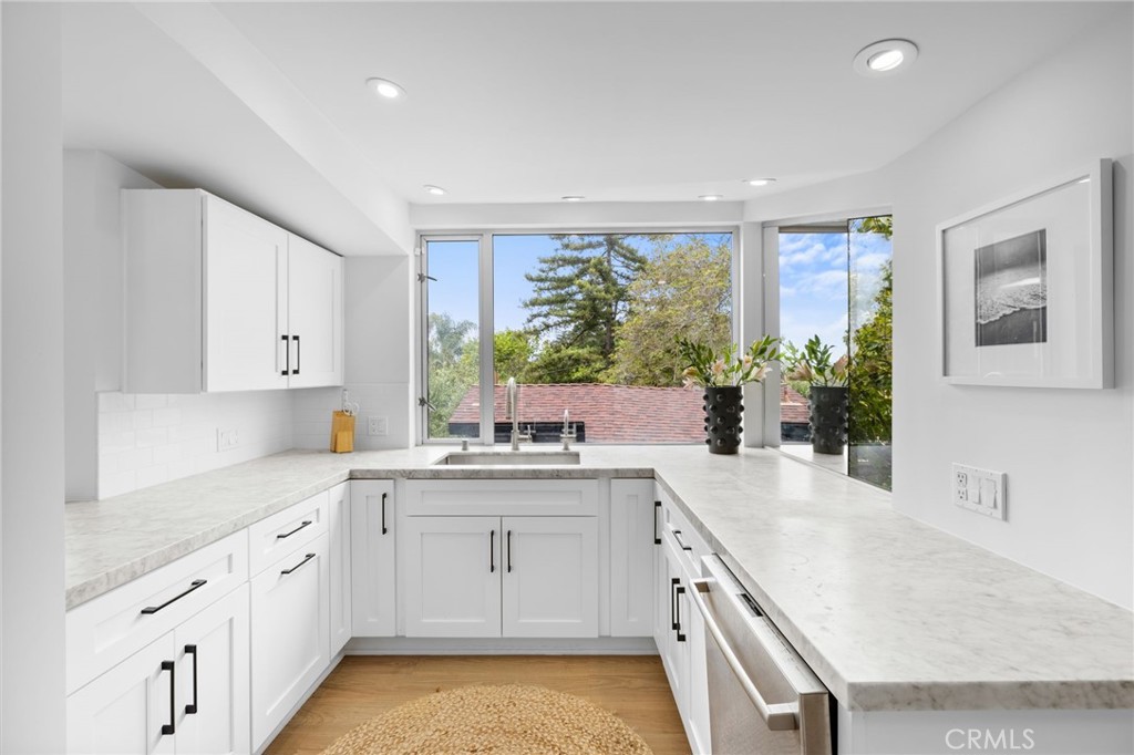 592 Bluebird Canyon Drive, Laguna Beach CA 92651 - photo 10