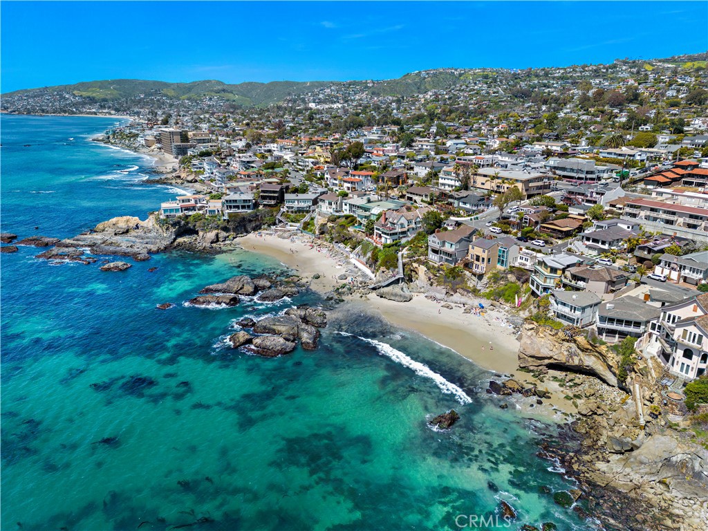Enjoy the breathtaking beauty of the Laguna Coastline from this spectacular home in central Laguna Beach - 592 Bluebird Canyon Drive, Laguna Beach CA 92651 - photo 75