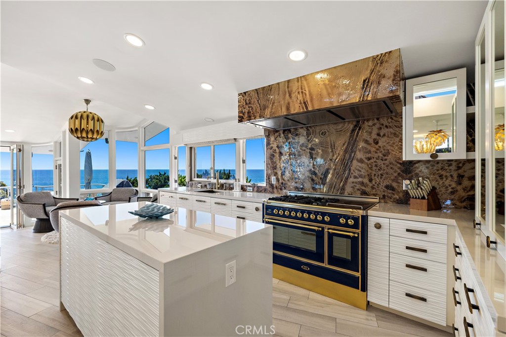 594 Cliff Drive, Laguna Beach CA 92651 - photo 6