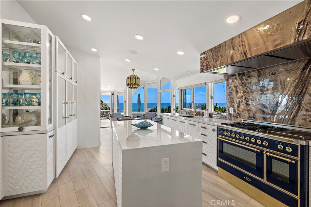 594 Cliff Drive, Laguna Beach CA 92651 - photo 8